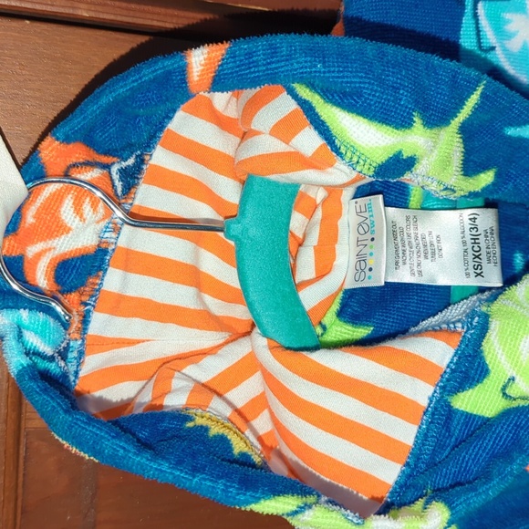 EUC Shark Terry Hooded Robe w Attached Belt - Picture 5 of 9